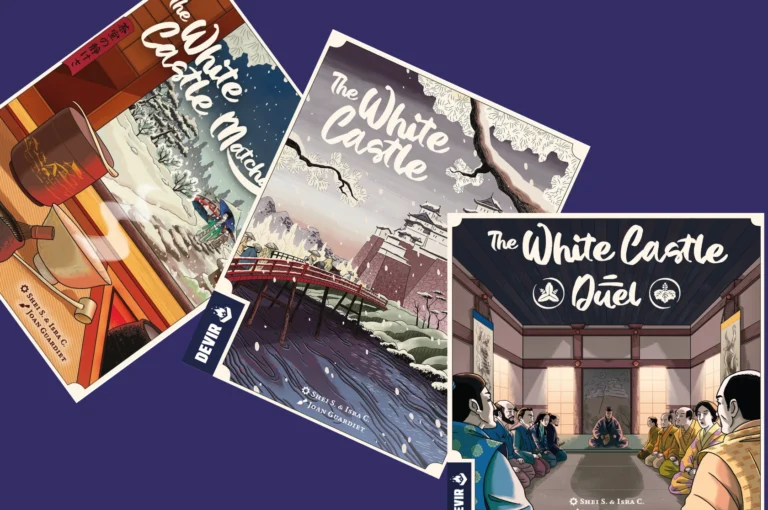 Três caixas da coleção The White Castle da Devir empilhadas ao ar livre, com ilustrações temáticas japonesas.